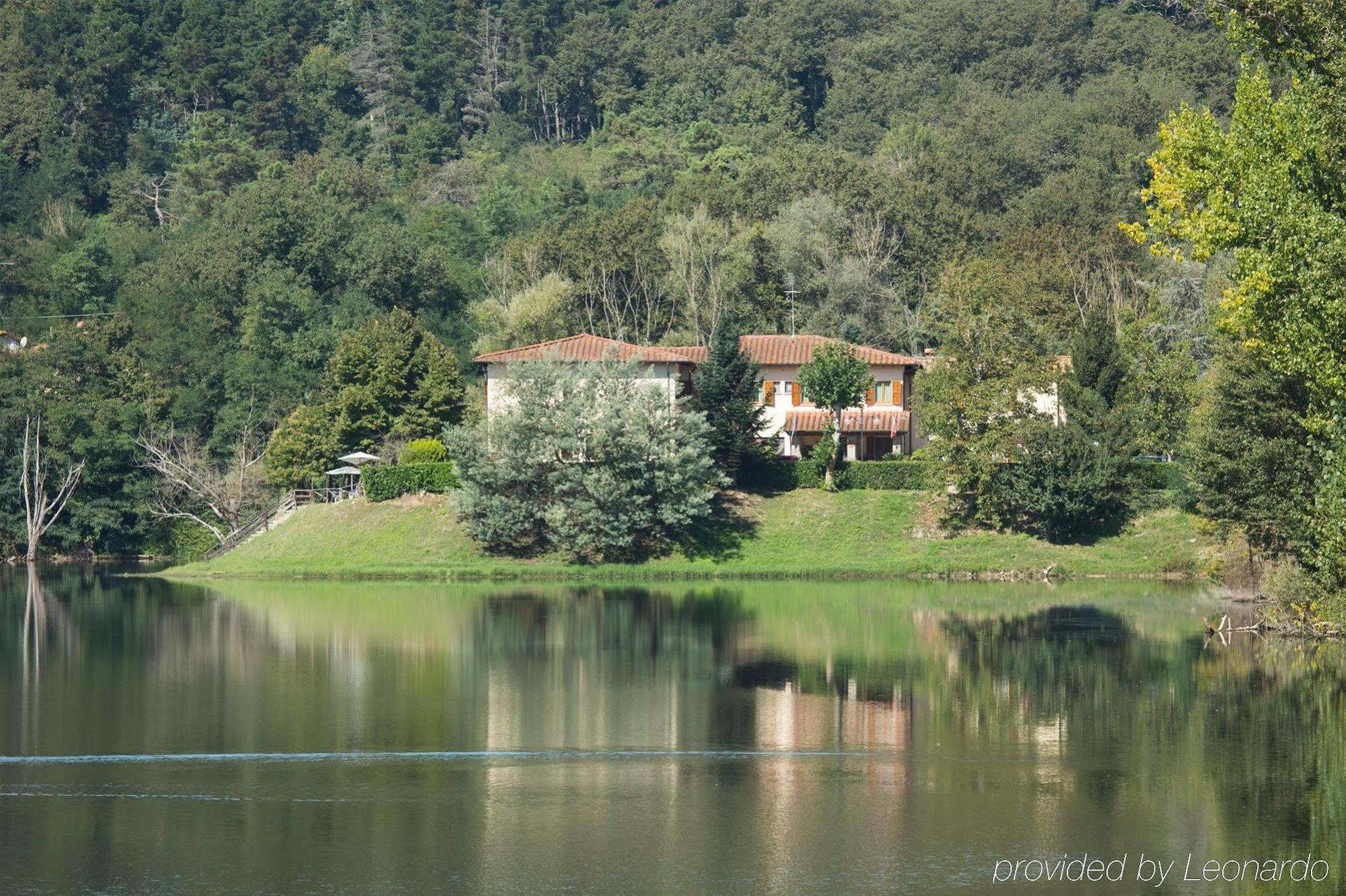 Hotel Del Lago Cavriglia Kültér fotó