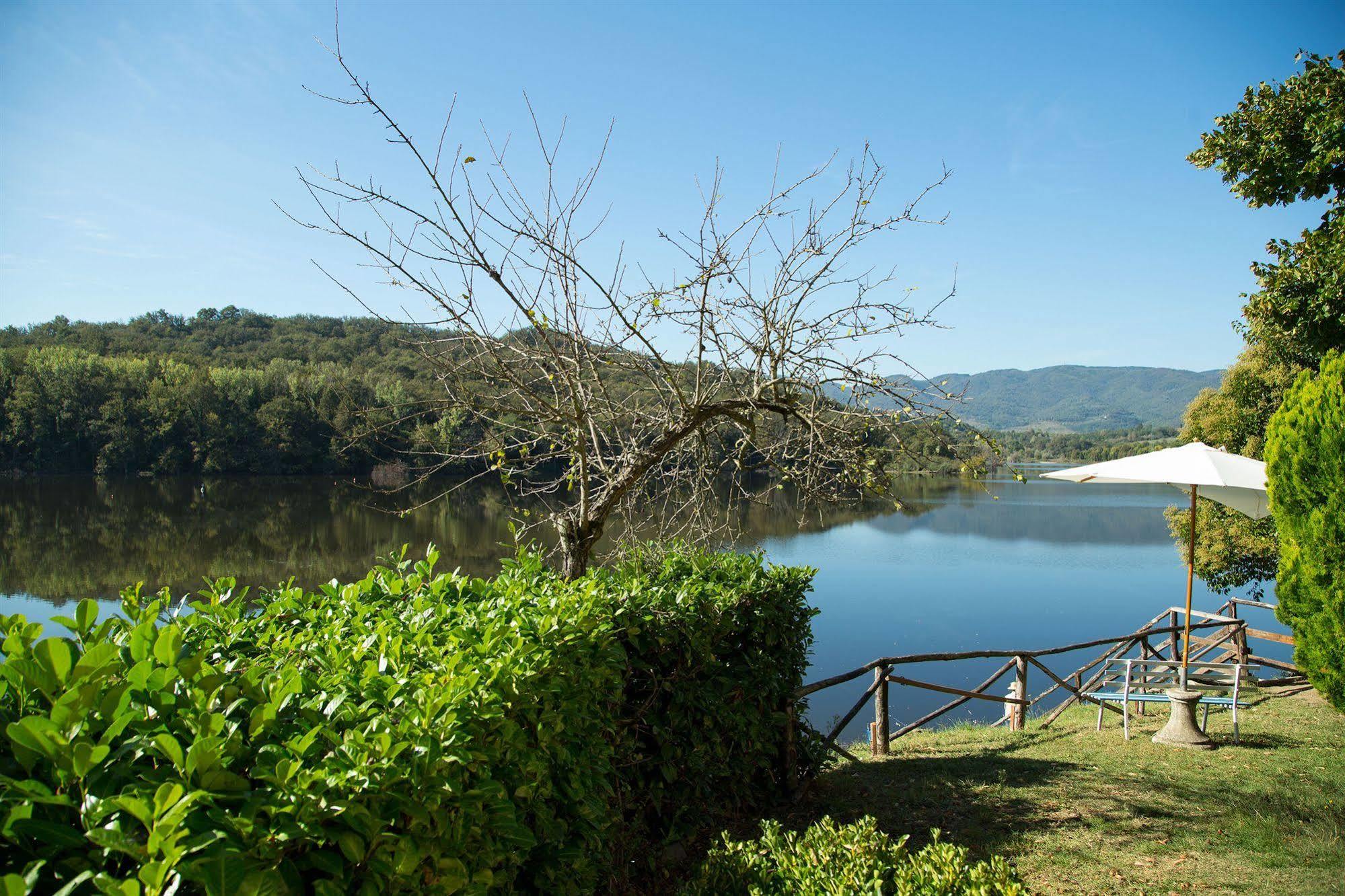 Hotel Del Lago Cavriglia Kültér fotó